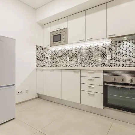 Correeira Luxury Residence T2 H - Albufeira, Pools, Wifi, Bbq, Beach Appartement