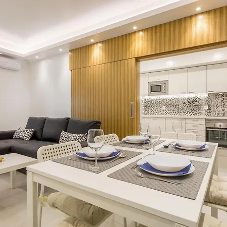 Correeira Luxury Residence T2 H - Albufeira, Pools, Wifi, Bbq, Beach * Albufeira