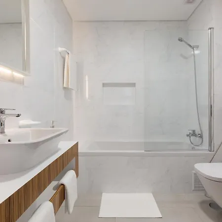 Correeira Luxury Residence T2 H - Albufeira, Pools, Wifi, Bbq, Beach Appartement *